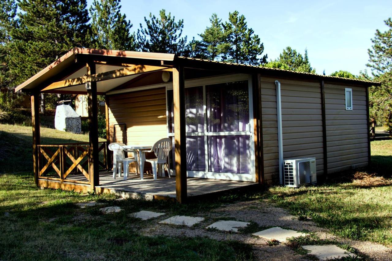 Camping Municipal La Sapinette Quillan Zewnętrze zdjęcie